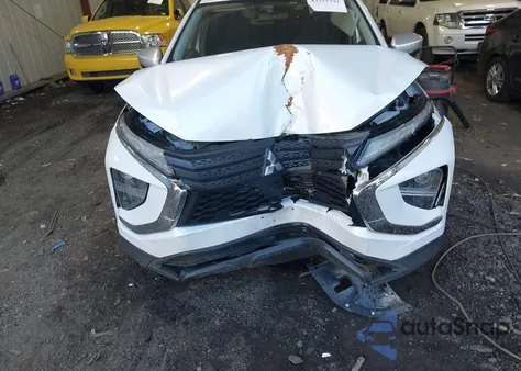 2022 Mitsubishi Eclipse Cross Es S-Awc z USA, uszkodzony, nr VIN JA4ATUAAXNZ057734